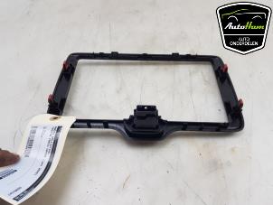 Używane Rama radia Toyota Yaris Cross (PB1/PJ1) 1.5 12V Hybrid 115 Cena € 10,00 Procedura marży oferowane przez AutoHam