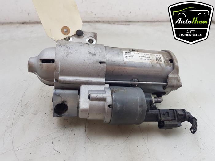 Startmotor från en BMW 3 serie Touring (G21) 318i 2.0 TwinPower Turbo 16V 2022
