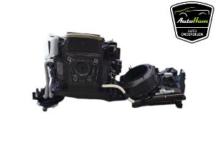 Begagnade Värmarhus BMW 3 serie Touring (G21) 318i 2.0 TwinPower Turbo 16V Pris € 125,00 Marginaltabell erbjuds av AutoHam