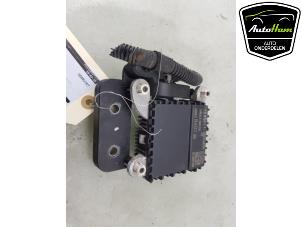 Begagnade Adaptiv farthållare, sensor (avstånd) Opel Mokka 1.2 Turbo 12V Pris € 195,00 Marginaltabell erbjuds av AutoHam