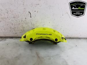 Begagnade Främre bromsok, höger Porsche Panamera (971G) 2.9 V6 24V 4 E-Hybrid Pris € 495,00 Marginaltabell erbjuds av AutoHam