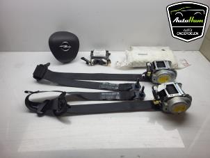 Używane Zestaw + Modul poduszki powietrznej Opel Combo Cargo 1.5 CDTI 130 Cena € 756,25 Z VAT oferowane przez AutoHam