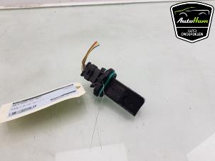 Używane Miernik ilosci powietrza BMW 6 serie (E64) 650 i 4.8 V8 32V Cena € 75,00 Procedura marży oferowane przez AutoHam