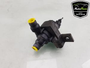 Begagnade Extra vattenpump BMW 6 serie (E64) 650 i 4.8 V8 32V Pris € 40,00 Marginaltabell erbjuds av AutoHam