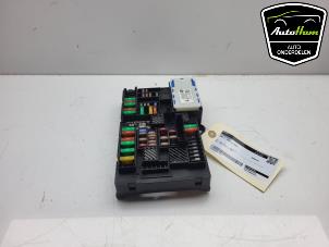 Gebruikte Zekeringkast BMW 3 serie Touring (G21) 318i 2.0 TwinPower Turbo 16V Prijs € 30,00 Margeregeling aangeboden door AutoHam