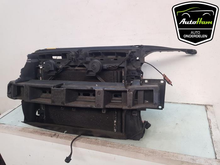 Front från en Skoda Octavia Combi (5EAC) 2.0 TDI GreenTec 16V 2013