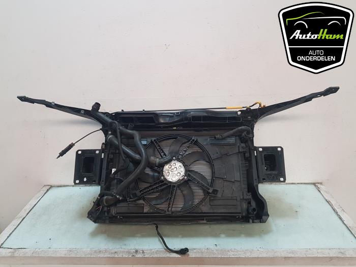 Front från en Skoda Octavia Combi (5EAC) 2.0 TDI GreenTec 16V 2013