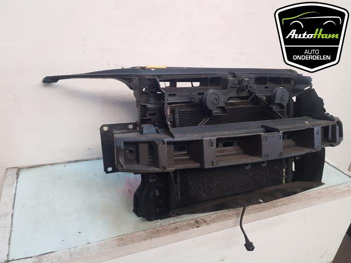 Front från en Skoda Octavia Combi (5EAC) 2.0 TDI GreenTec 16V 2013