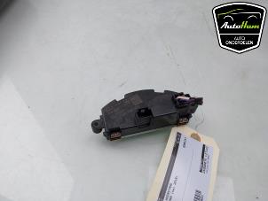 Gebruikte Kachel Weerstand Seat Arona (KJX) 1.0 TSI 12V Prijs € 15,00 Margeregeling aangeboden door AutoHam