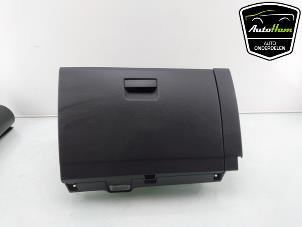 Gebruikte Dashboardkastje Seat Arona (KJX) 1.0 TSI 12V Prijs € 50,00 Margeregeling aangeboden door AutoHam