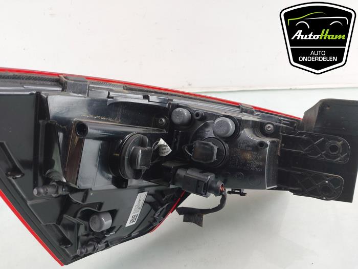 Baklykta, höger från en Skoda Scala 1.0 TSI 110 2023