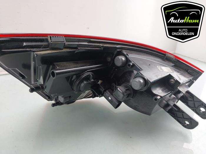 Baklykta, höger från en Skoda Scala 1.0 TSI 115 2024