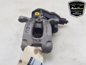 Begagnade Bakre bromsok, vänster Peugeot 208 II (UB/UH/UP) 1.2 Vti 12V PureTech 100 Pris € 40,00 Marginaltabell erbjuds av AutoHam