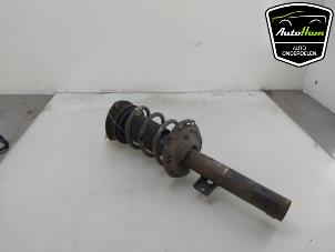 Gebruikte Schokdemper rechts-voor Volkswagen Polo VI (AW1) 2.0 GTI Turbo 16V Prijs € 150,00 Margeregeling aangeboden door AutoHam