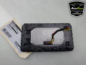 Begagnade Trådlös laddare BMW 3 serie Touring (G21) 330e 2.0 TwinPower Turbo 16V Pris € 75,00 Marginaltabell erbjuds av AutoHam