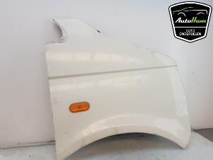 Begagnade Framskärm, höger Volkswagen Multivan T5 (7E/7HC/7HF/7HM) 1.9 TDi Pris € 90,75 Inklusive moms erbjuds av AutoHam