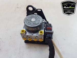 Gebruikte ABS Pomp Volkswagen Passat Variant (3G5) 2.0 TDI 16V 150 Prijs € 170,00 Margeregeling aangeboden door AutoHam