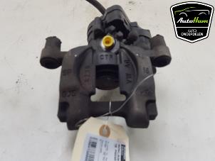 Gebruikte Remklauw (Tang) links-achter Volkswagen Passat Variant (3G5) 2.0 TDI 16V 150 Prijs € 95,00 Margeregeling aangeboden door AutoHam