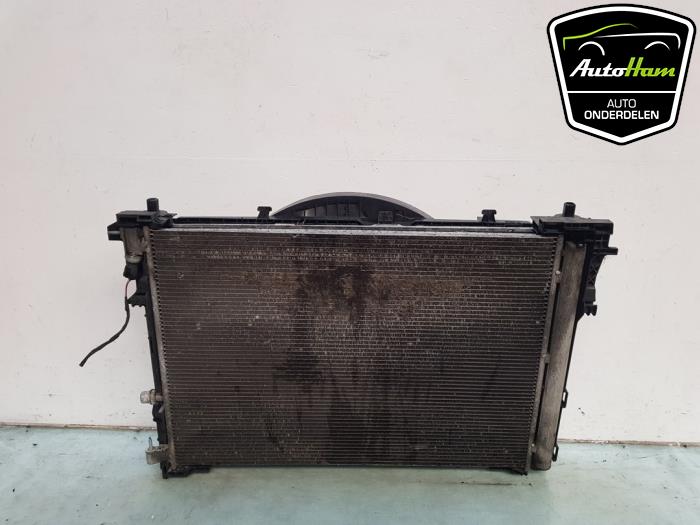 Kylarsats från en Mercedes-Benz C (W205) C-350 e 2.0 16V 2015