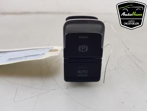 Gebruikte Handrem schakelaar Volkswagen Passat Variant (3G5) 2.0 TDI 16V 150 Prijs € 20,00 Margeregeling aangeboden door AutoHam