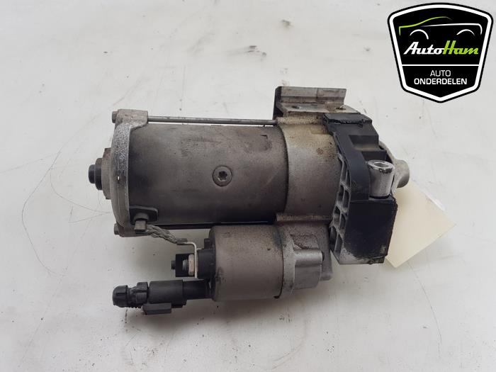 Startmotor från en BMW 5 serie Touring (G31) 520i 2.0 TwinPower Turbo 16V 2019