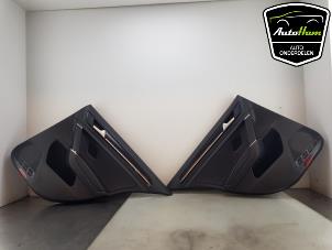 Gebruikte Zijpaneel bekleding set Volkswagen Golf VII (AUA) 1.4 GTE 16V Prijs € 150,00 Margeregeling aangeboden door AutoHam