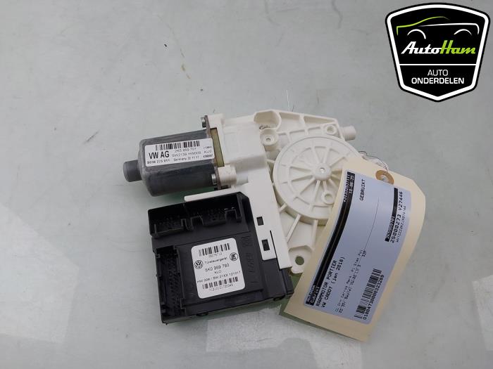 Motor electrisch raam van een Volkswagen Caddy IV 2.0 TDI 102 2018