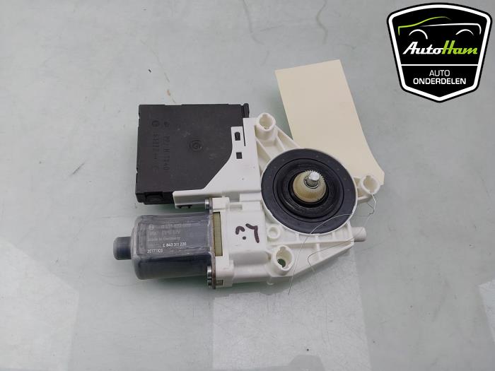 Motor electrisch raam van een Volkswagen Caddy IV 2.0 TDI 102 2018