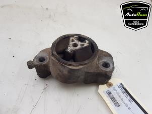 Gebruikte Versnellingsbak Steun Opel Vivaro 2.0 CDTI 122 Prijs € 36,30 Inclusief btw aangeboden door AutoHam