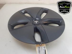 Gebruikte Wieldop Tesla Model 3 Long Range AWD 75 kWh Prijs € 24,20 Inclusief btw aangeboden door AutoHam