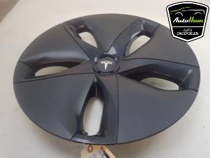 Gebruikte Wieldop Tesla Model 3 Long Range AWD 75 kWh Prijs € 24,20 Inclusief btw aangeboden door AutoHam