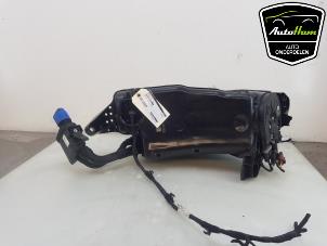 Begagnade AdBlue-tank Volkswagen Caddy Cargo V (SBA/SBH) 2.0 TDI BlueMotionTechnology Pris € 363,00 Inklusive moms erbjuds av AutoHam