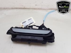 Gebruikte Portiergreep 4Deurs rechts-achter BMW i4 (G26) eDrive40 84 kWh Prijs € 50,00 Margeregeling aangeboden door AutoHam