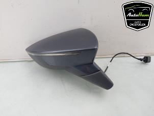 Begagnade Skärmspegel, höger Seat Arona (KJX) 1.0 TSI 12V Pris € 150,00 Marginaltabell erbjuds av AutoHam