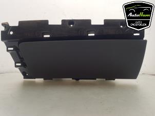 Begagnade Handskfack Tesla Model S 85 Pris € 114,95 Inklusive moms erbjuds av AutoHam