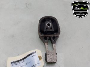 Używane Wspornik skrzyni biegów Opel Corsa F (UB/UH/UP) 1.2 Turbo 12V 130 Cena € 10,00 Procedura marży oferowane przez AutoHam