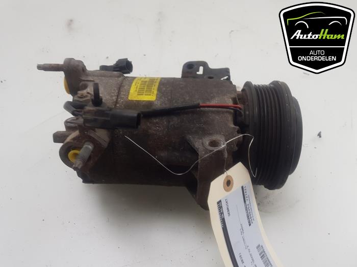 Luftkonditioneringspump från en Ford Fiesta 6 (JA8) 1.0 EcoBoost 12V Sport 2015
