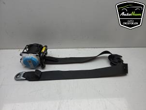 Begagnade Främre säkerhetsbälte, höger Toyota Yaris IV (P21/PA1/PH1) 1.5 12V Hybrid 115 Pris € 145,00 Marginaltabell erbjuds av AutoHam
