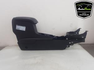 Gebruikte Armsteun Ford Fiesta 6 (JA8) 1.0 EcoBoost 12V Sport Prijs € 95,00 Margeregeling aangeboden door AutoHam