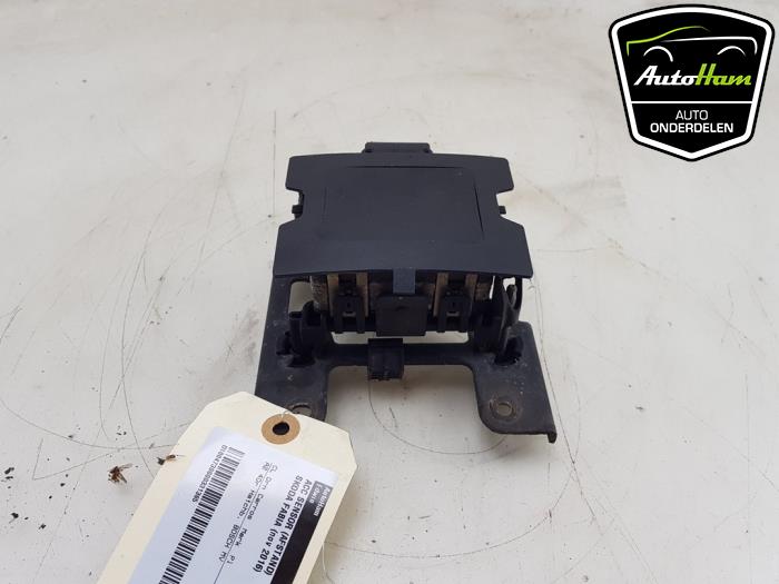 Adaptiv farthållare, sensor (avstånd) från en Skoda Fabia III (NJ3) 1.2 TSI 16V 2016