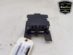 Begagnade Adaptiv farthållare, sensor (avstånd) Skoda Fabia III (NJ3) 1.2 TSI 16V Pris € 250,00 Marginaltabell erbjuds av AutoHam