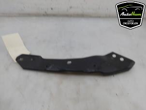 Begagnade Strålkastarram, höger Volkswagen Golf VI (5K1) 1.4 TSI 122 16V Pris € 10,00 Marginaltabell erbjuds av AutoHam