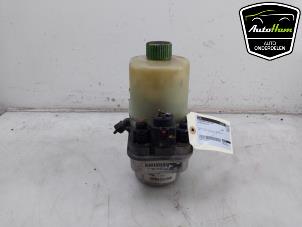 Begagnade Servostyrningspump Volkswagen Polo V (6R) 1.2 12V BlueMotion Technology Pris € 135,00 Marginaltabell erbjuds av AutoHam