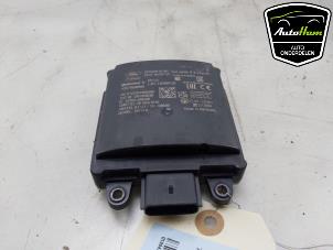 Używane Czujnik martwego pola Ford Kuga III (DFK) 2.5 PHEV 16V Cena € 175,00 Procedura marży oferowane przez AutoHam