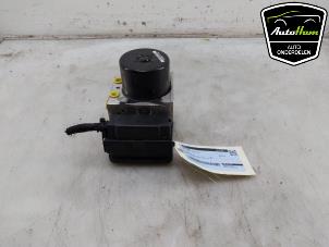 Używane Pompa ABS Volkswagen Caddy III (2KA,2KH,2CA,2CH) 1.6 TDI 16V Cena € 145,00 Procedura marży oferowane przez AutoHam