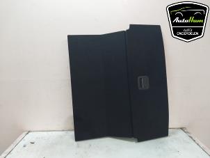 Używane Plyta podlogowa bagaznika Ford Focus 4 Wagon 1.0 Ti-VCT EcoBoost 12V 125 Cena € 75,00 Procedura marży oferowane przez AutoHam