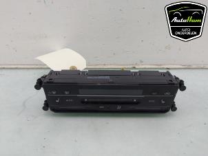 Gebruikte Kachel Bedieningspaneel Volkswagen Polo VI (AW1) 1.0 TSI 12V Prijs € 195,00 Margeregeling aangeboden door AutoHam