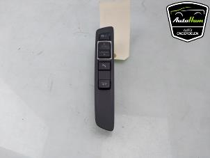 Gebruikte Schakelaar BMW X5 (F15) xDrive 35d 3.0 24V Prijs € 30,00 Margeregeling aangeboden door AutoHam