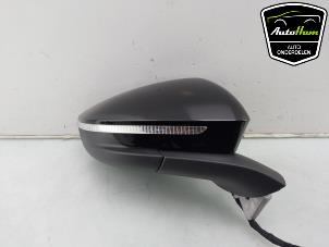 Używane Lusterko zewnetrzne prawe Volkswagen Tiguan (CT1) 2.0 TDI Cena € 356,95 Z VAT oferowane przez AutoHam