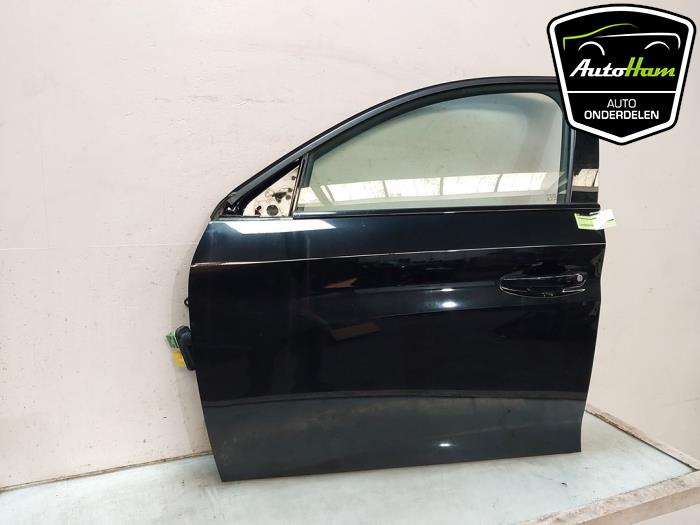 Dörr, 4-dörrars, vänster fram från en Peugeot 208 II (UB/UH/UP) e-208 50 kWh 2021